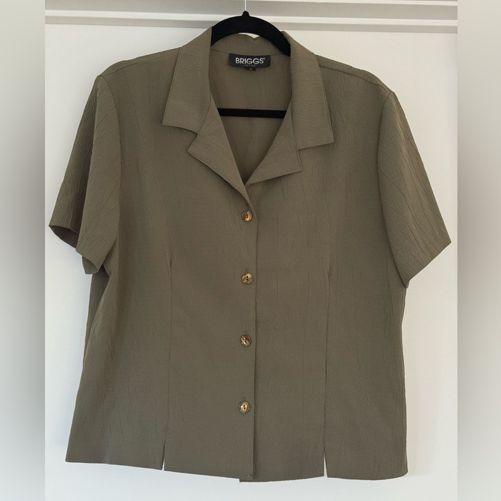 Briggs New York Women's Olive Green Button-Down Collard Shirt